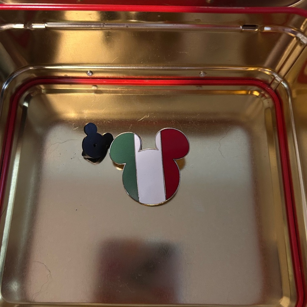 Mickey Mouse Italy Flag Pin